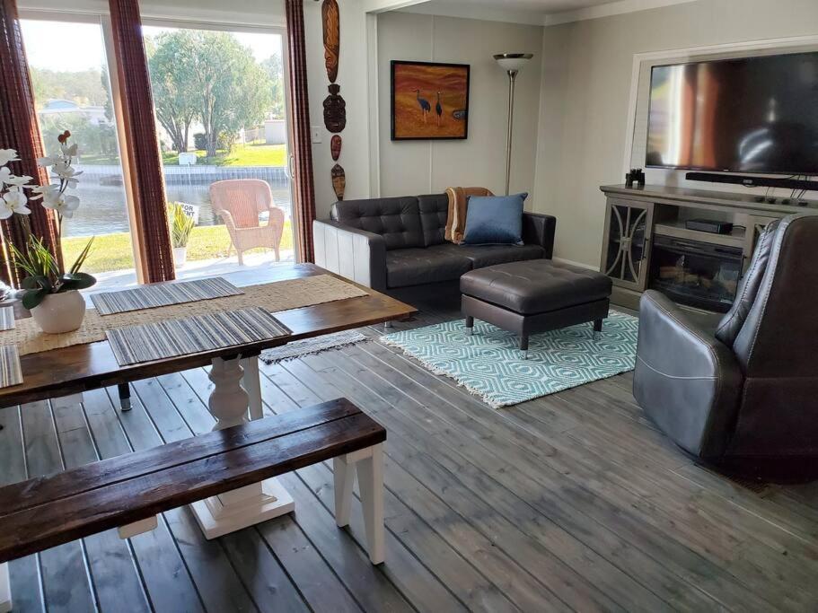 3 Bed, 2 Bath, Waterfront, Dock, Large Driveway Villa Tavares Bagian luar foto