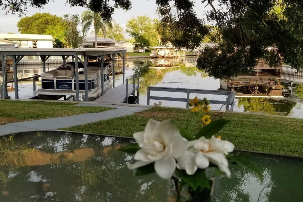3 Bed, 2 Bath, Waterfront, Dock, Large Driveway Villa Tavares Bagian luar foto