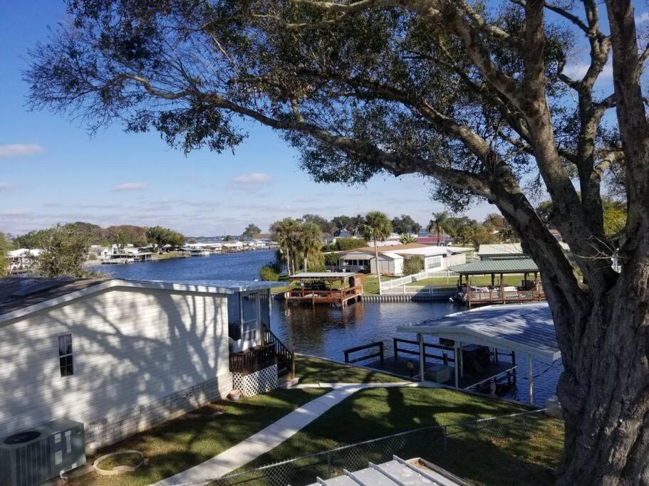 3 Bed, 2 Bath, Waterfront, Dock, Large Driveway Villa Tavares Bagian luar foto